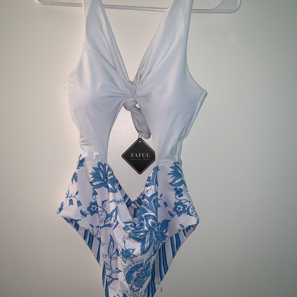 Zaful cut out one piece w/ padding